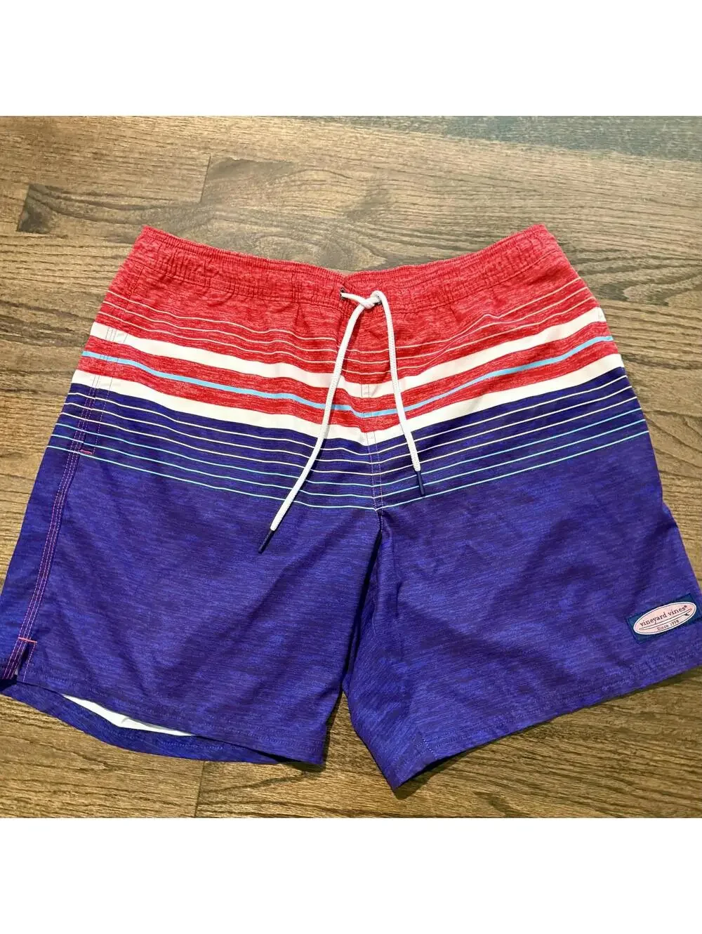 New Vineyard Vines Men's Blue Red & White Lined Swim Trunks Size Medium